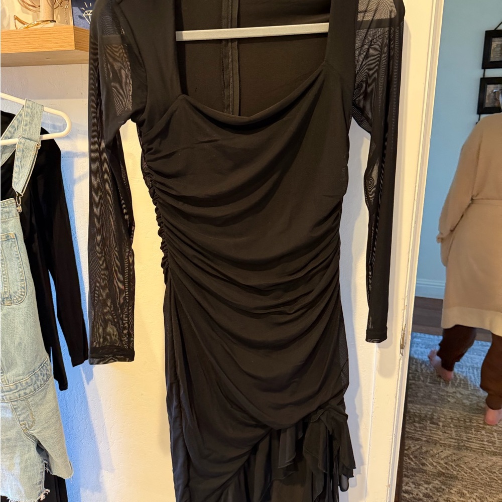Elegant Black Mesh Sleeve Dress